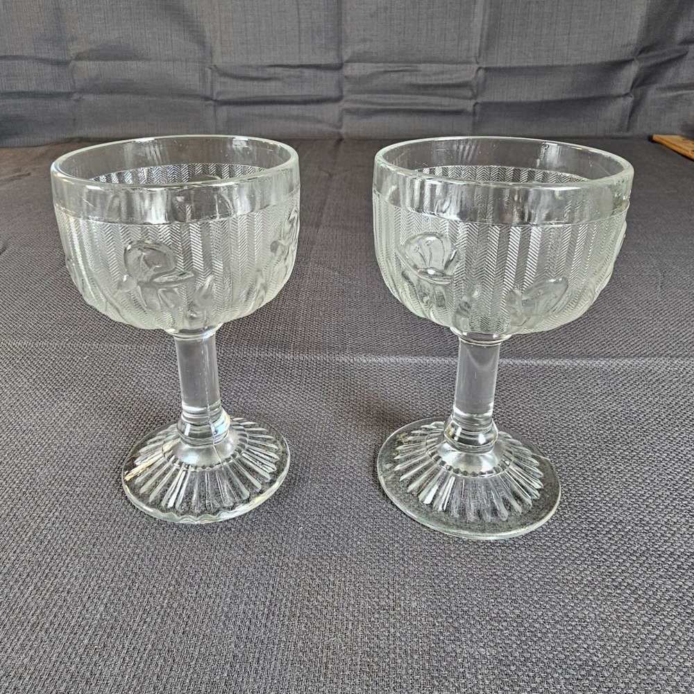 Set of 2 VTG Depression Glass Jeanette Oris Herringbone Cordial Glasses